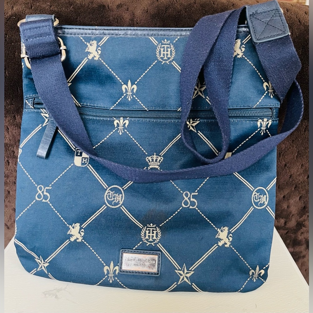 Tommy Hilfiger Women’s Navy and Gold/Yellow Crossbody bag